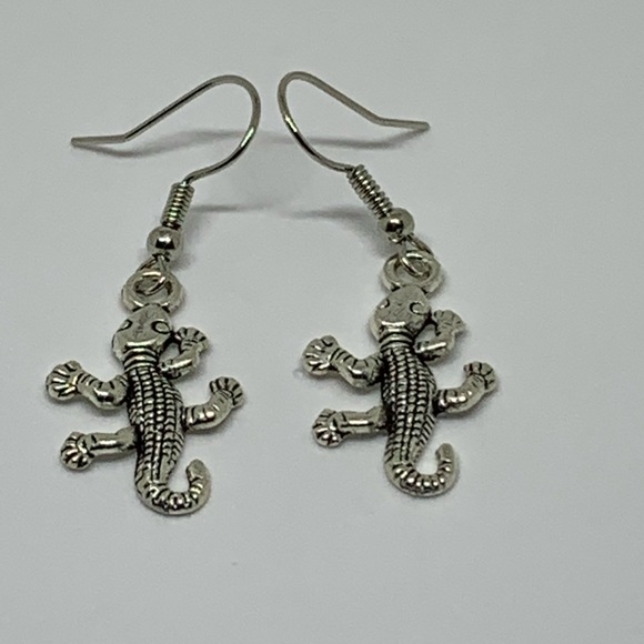 Alloy Alligator Earrings - Picture 1 of 2
